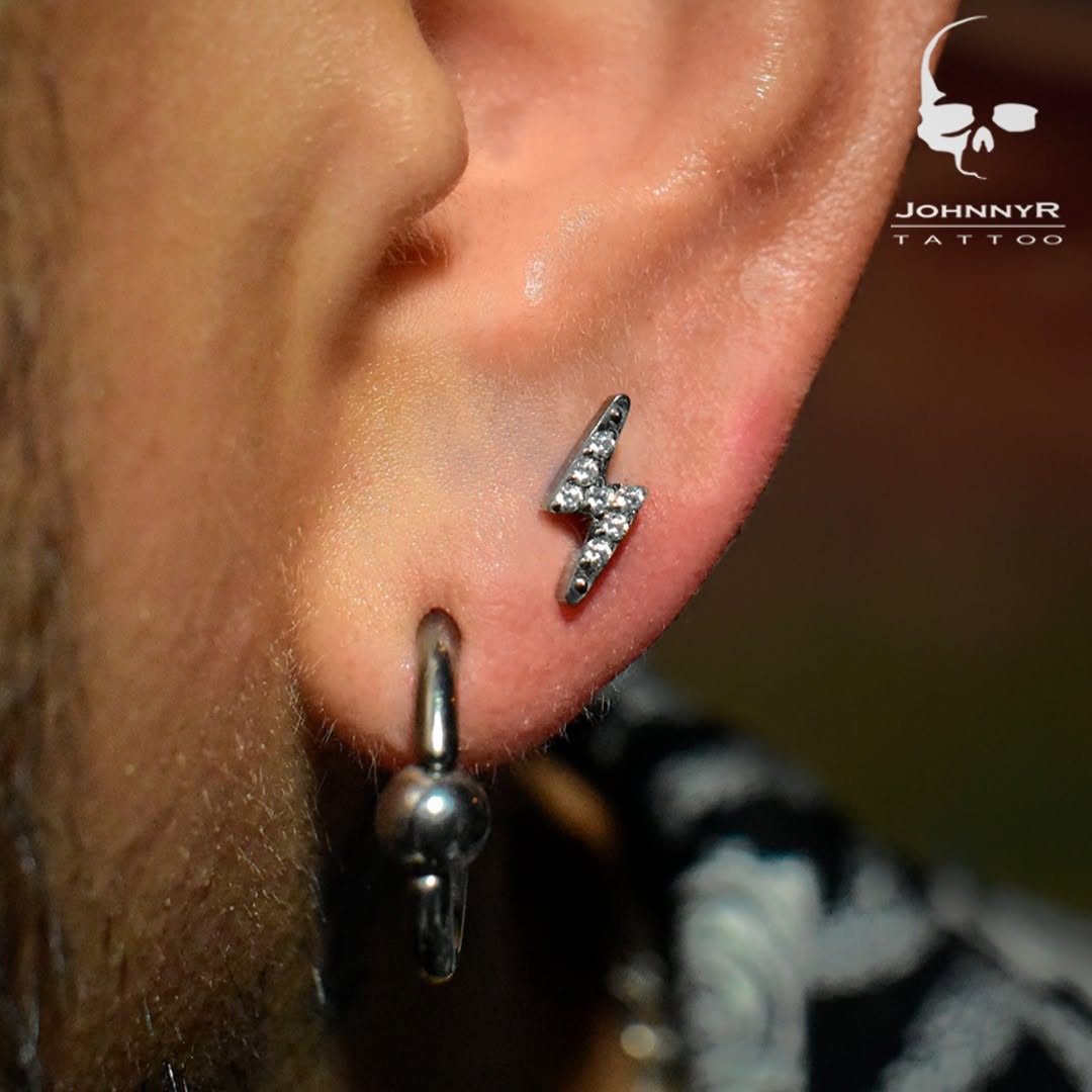 LABRET RELAMPAGO - TITANIUM ASTM F136 - GRADO IMPLANTE