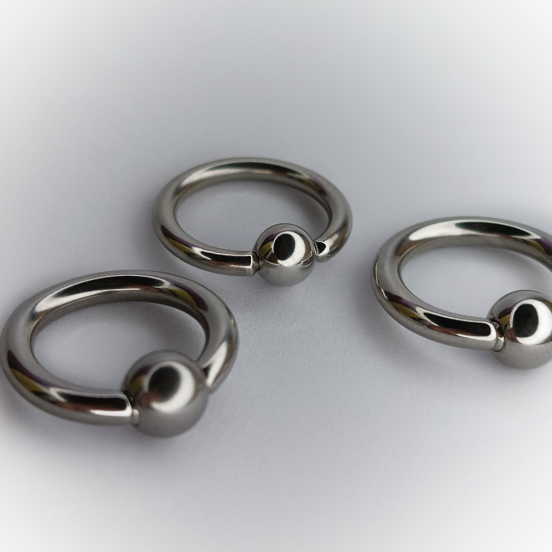 ARGOLLA PLATEADA - ASTM F136 TITANIUM