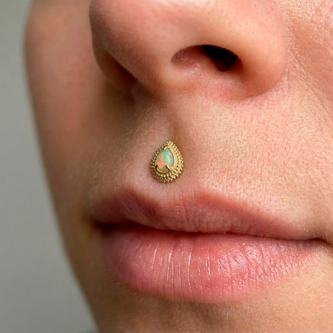 LABRET - GOLDEN AURA DROP - ASTM F136 TITANIUM